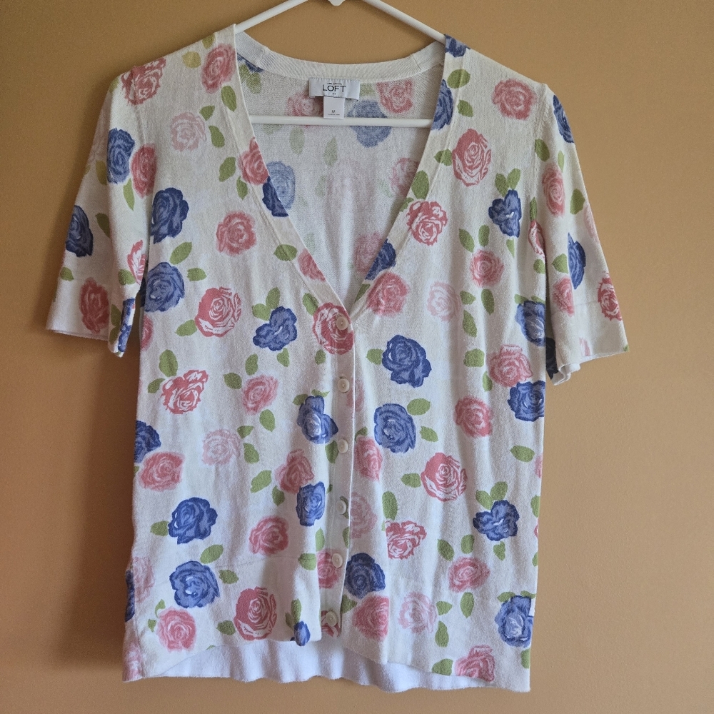 Ann Taylor LOFT Floral Button Lightweight Cardigan, M (PTP=17.5")